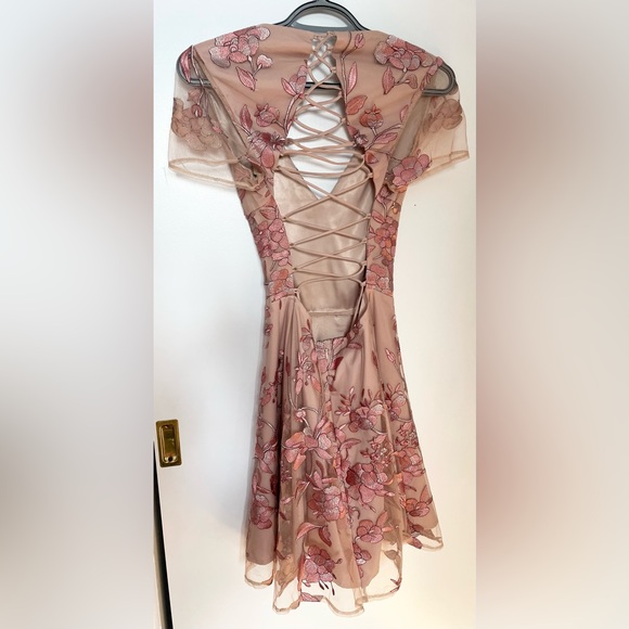Embroidered Floral Pink Dress Lace Up - Picture 8 of 8